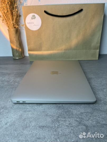 Macbook air 13 m1 8gb 256gb