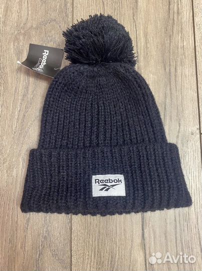 Новая женская шапка Рибок