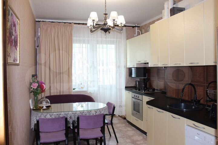 3-к. квартира, 90 м², 2/5 эт.