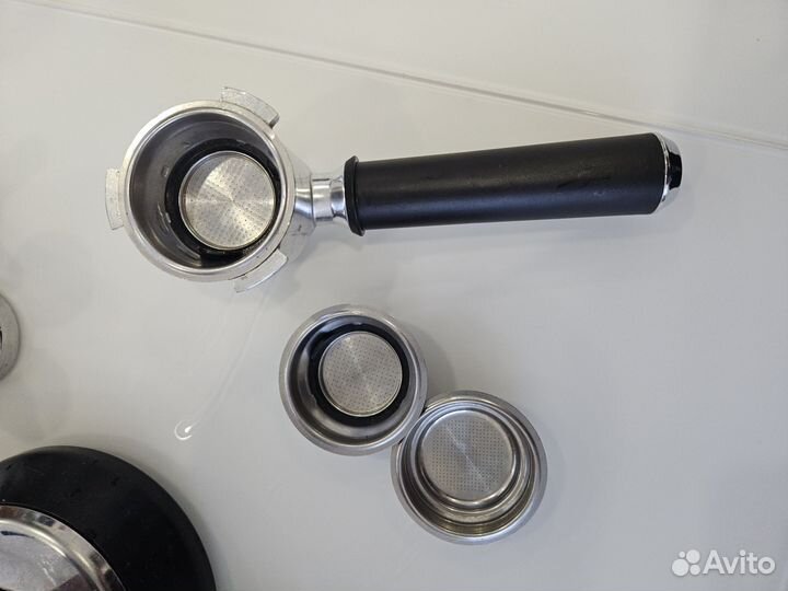 Кофеварка рожковая Delonghi EC 685