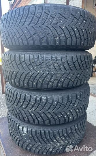 Michelin X-Ice North 4 215/65 R16 120