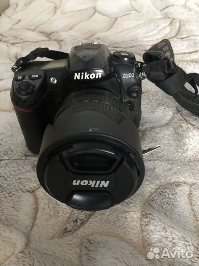 Цифровой фотоаппарат Nikon D200