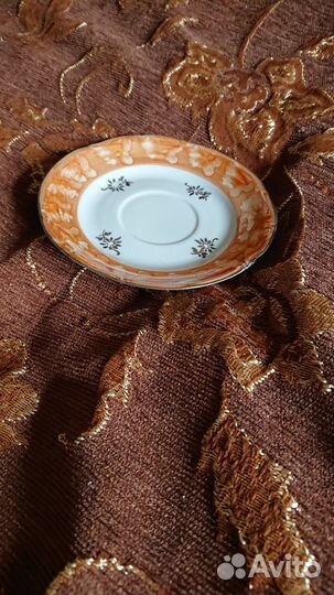Фарфоровое блюдце