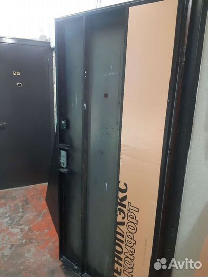 Вскрытие замков квартир,авто,сейфов.слесарь по рем