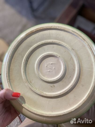 Большой цветочный горшок