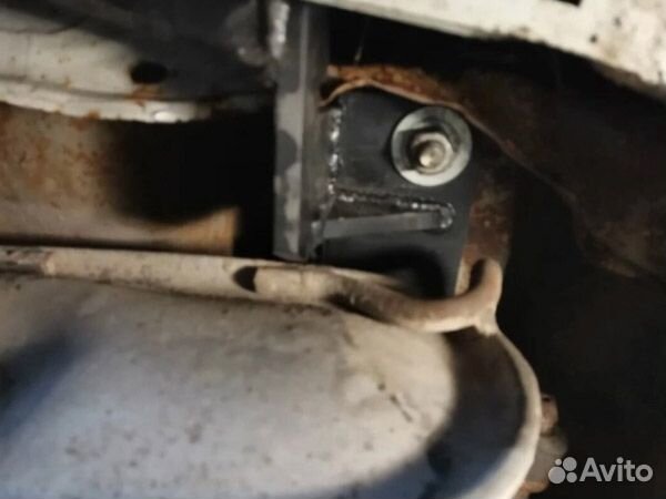 Фаркоп Nissan Presage 1998-2003