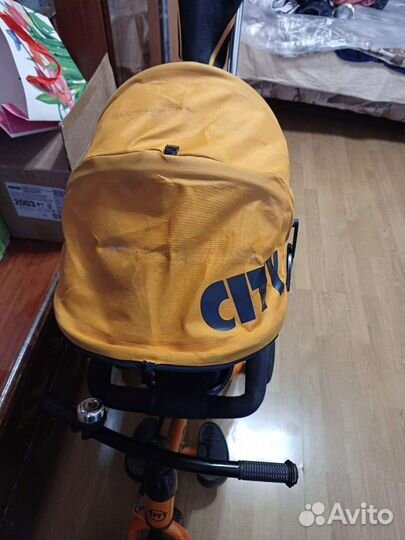 Детский велосипед с ручкой