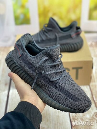 Кроссовки Adidas Yeezy boost 350 v2 В Чёрном цвете