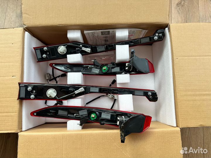 Стоп-сигнал оригинал комплект Harrier 80/85 кузов