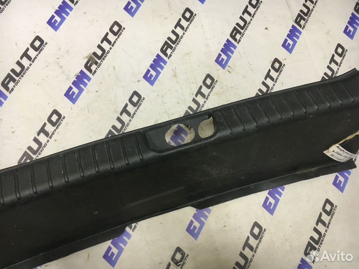 Накладка замка багажника Шевроле Авео T200