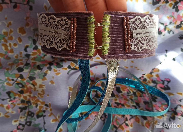 Чокер с лилиями