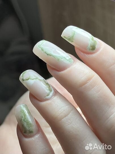 Начинающий мастер маникюра