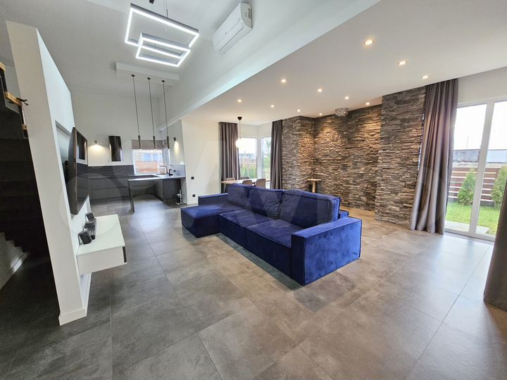 Коттедж 190 м² на участке 12 сот.