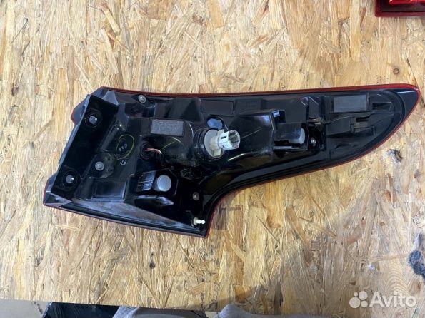 Фонарь задний левый в крыло Ниссан Кашкай джи 11
