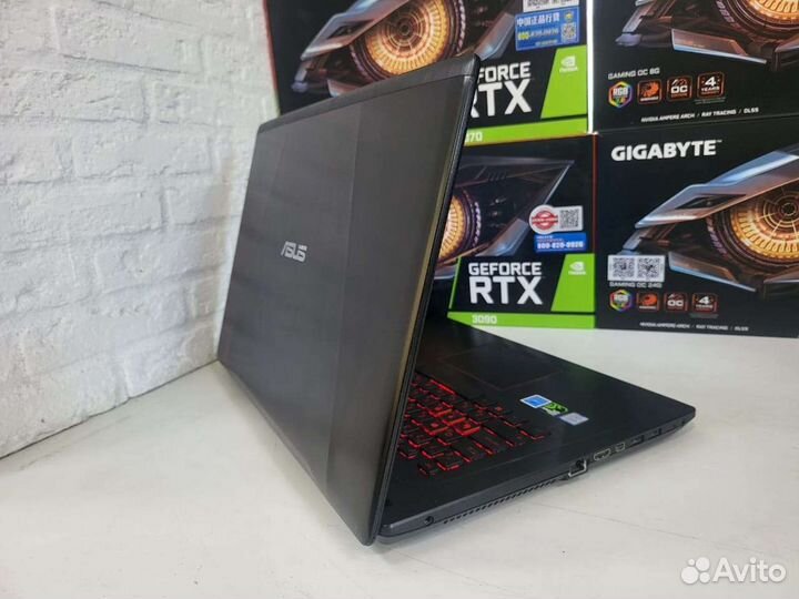 Asus ROG i7-7700Hq 16gb GTX 1050ti 4gb 17.3
