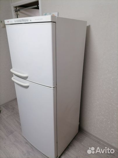 Холодильник Bosch Intelligent Frost Free 40