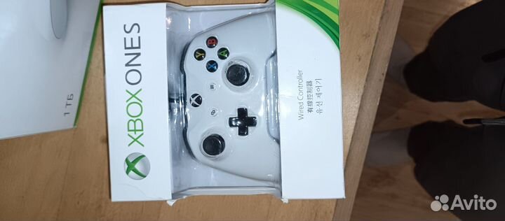 Xbox One s 1tb с 2 играми