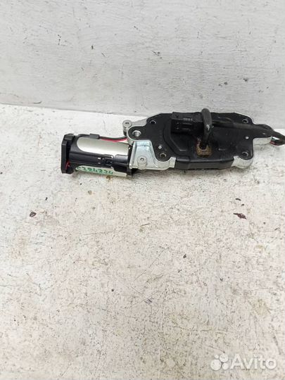 Доводчик двери багажника