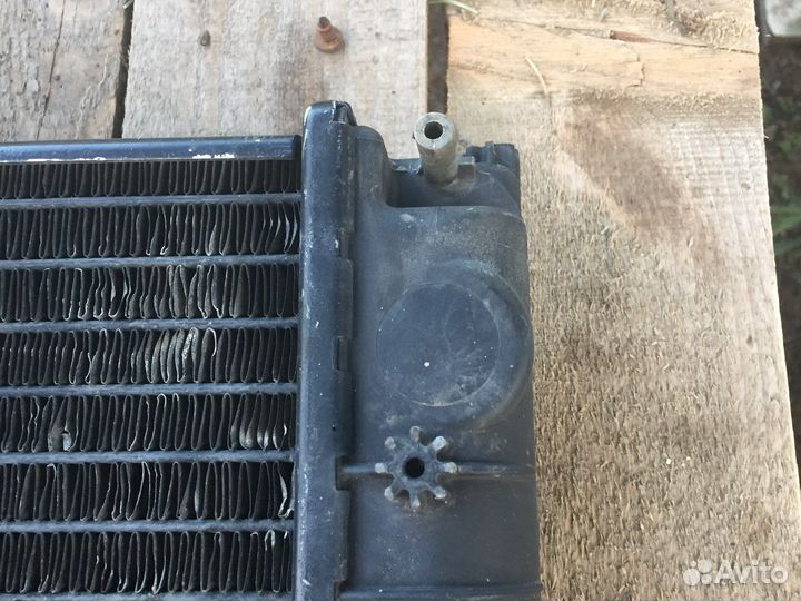 Радиатор охлаждения на Saab 9000