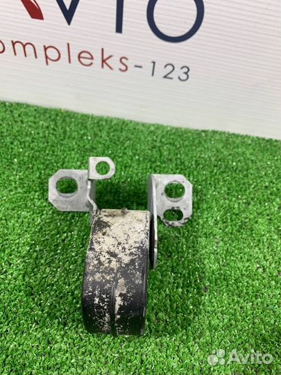 Кронштейн глушителя Audi A5 8T