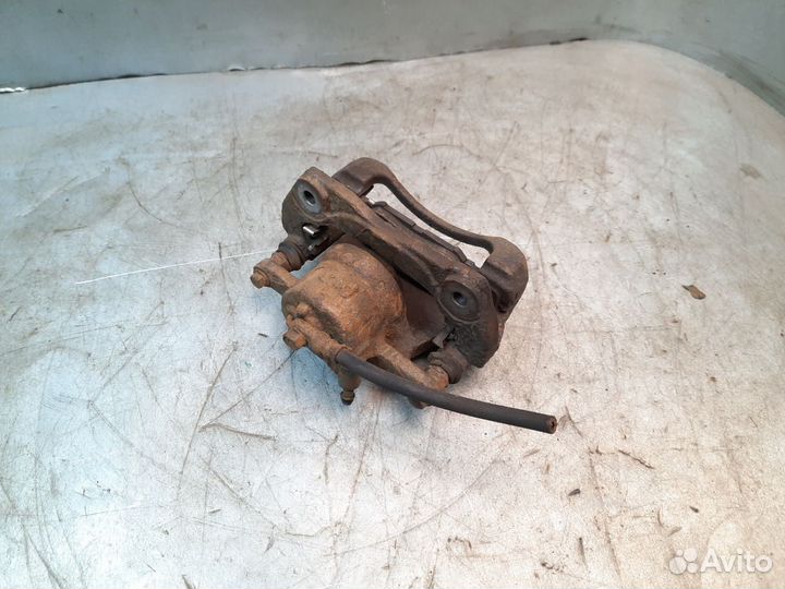 Auris E15 Corolla 150 Суппорт передний левый