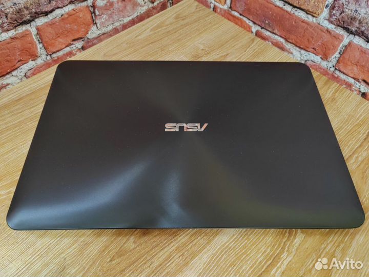 Игровой ноутбук Asus с процессором i7 и win 10