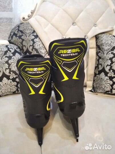 Коньки хоккейные