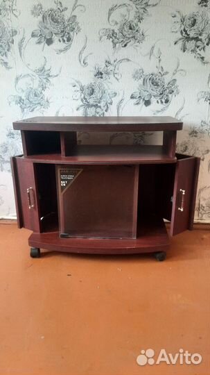 Тумба под телевизор