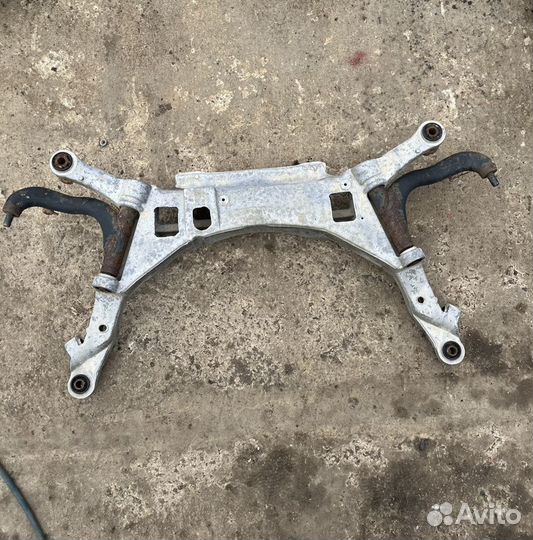 Подрамник задний Volvo S80