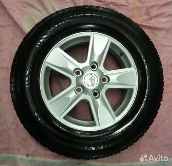 Колёса в идеале шипы Toyota Land Cruiser 200