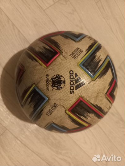 Футбольный мяч adidas uniforia 5