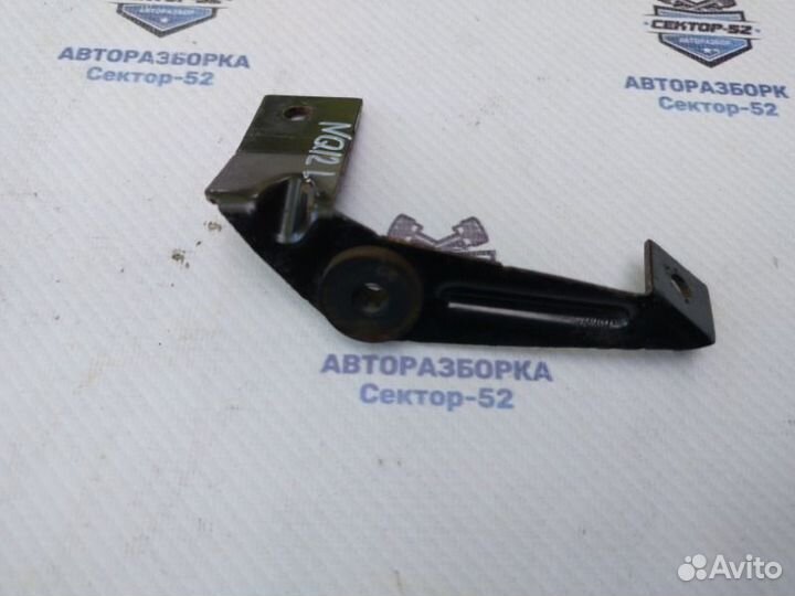 Кронштейн радиатора Nissan Qashqai J10