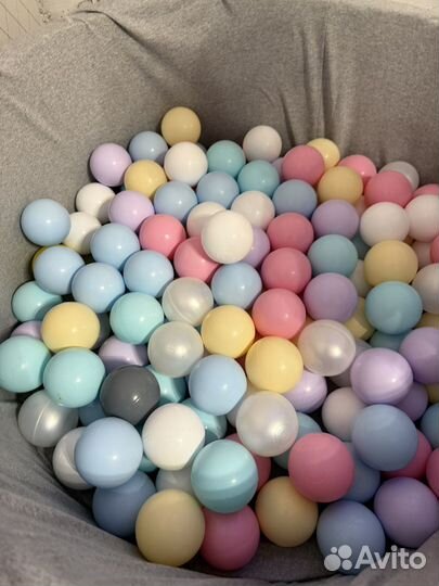 Сухой бассейн с шариками