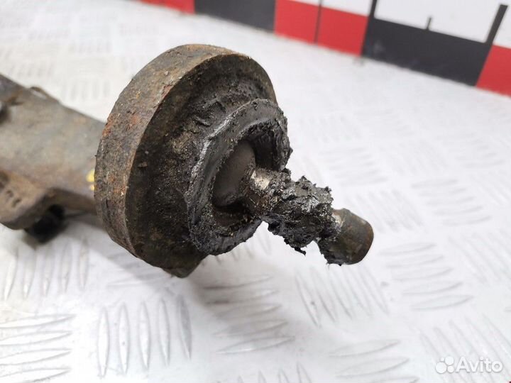 Ступица передняя левая Chevrolet TrailBlazer 2002