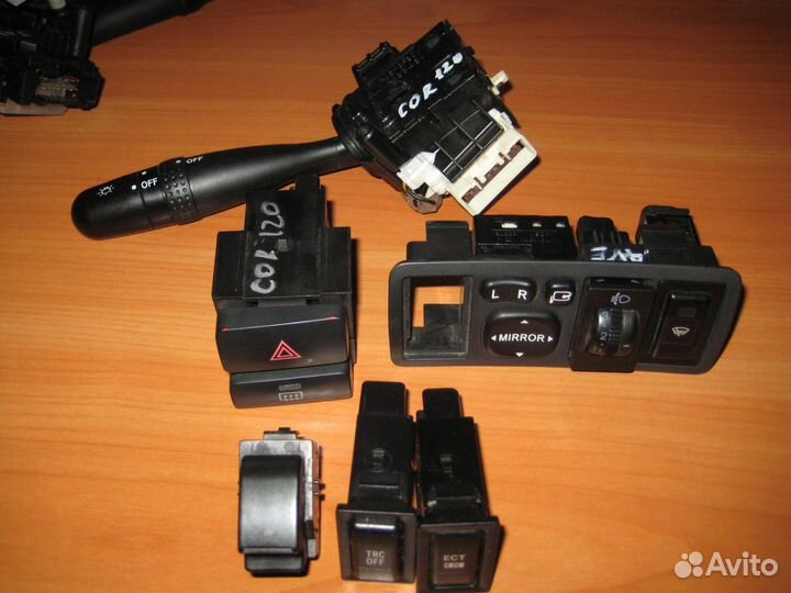 Фара противотуманная toyota corolla 00-02