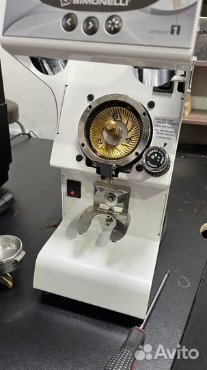 Кофемолка mythos 1 с документами