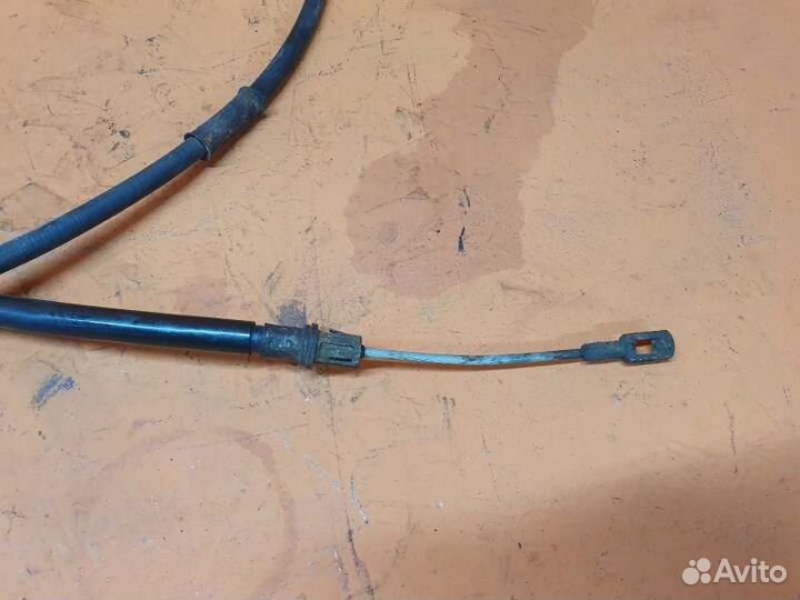 Трос стояночного тормоза задний правый Ford