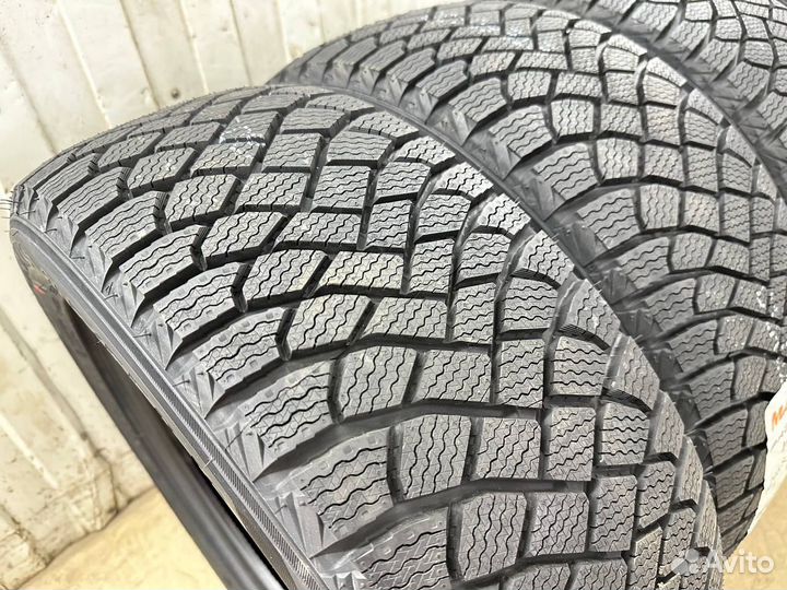 Maxxis Premitra Ice 5 SUV / SP5 225/55 R17