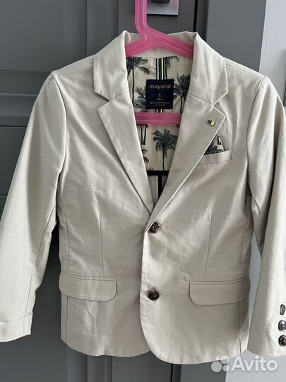 Пиджак на мальчика mayoral
