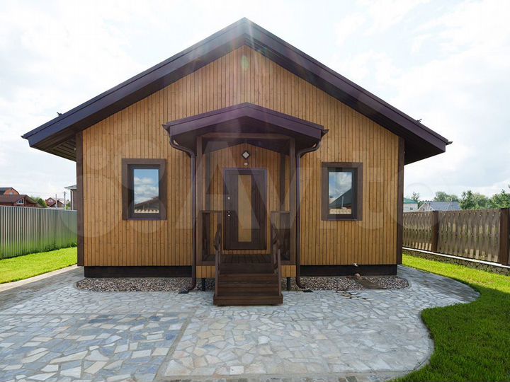 Коттедж 105 м² на участке 7,5 сот.