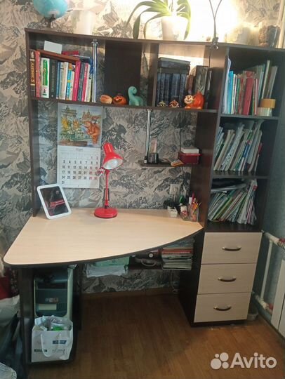 Письменный стол для школьника со шкафом бу