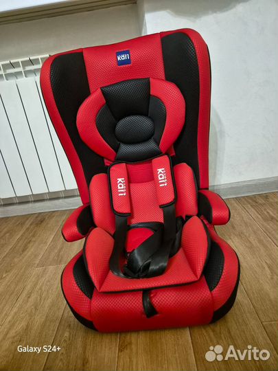 Автомобильное кресло