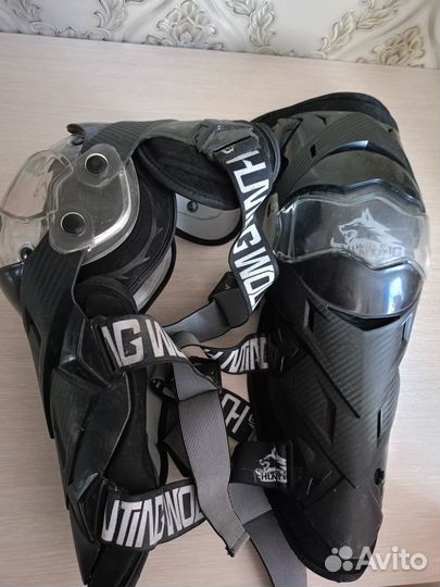 Наколенники