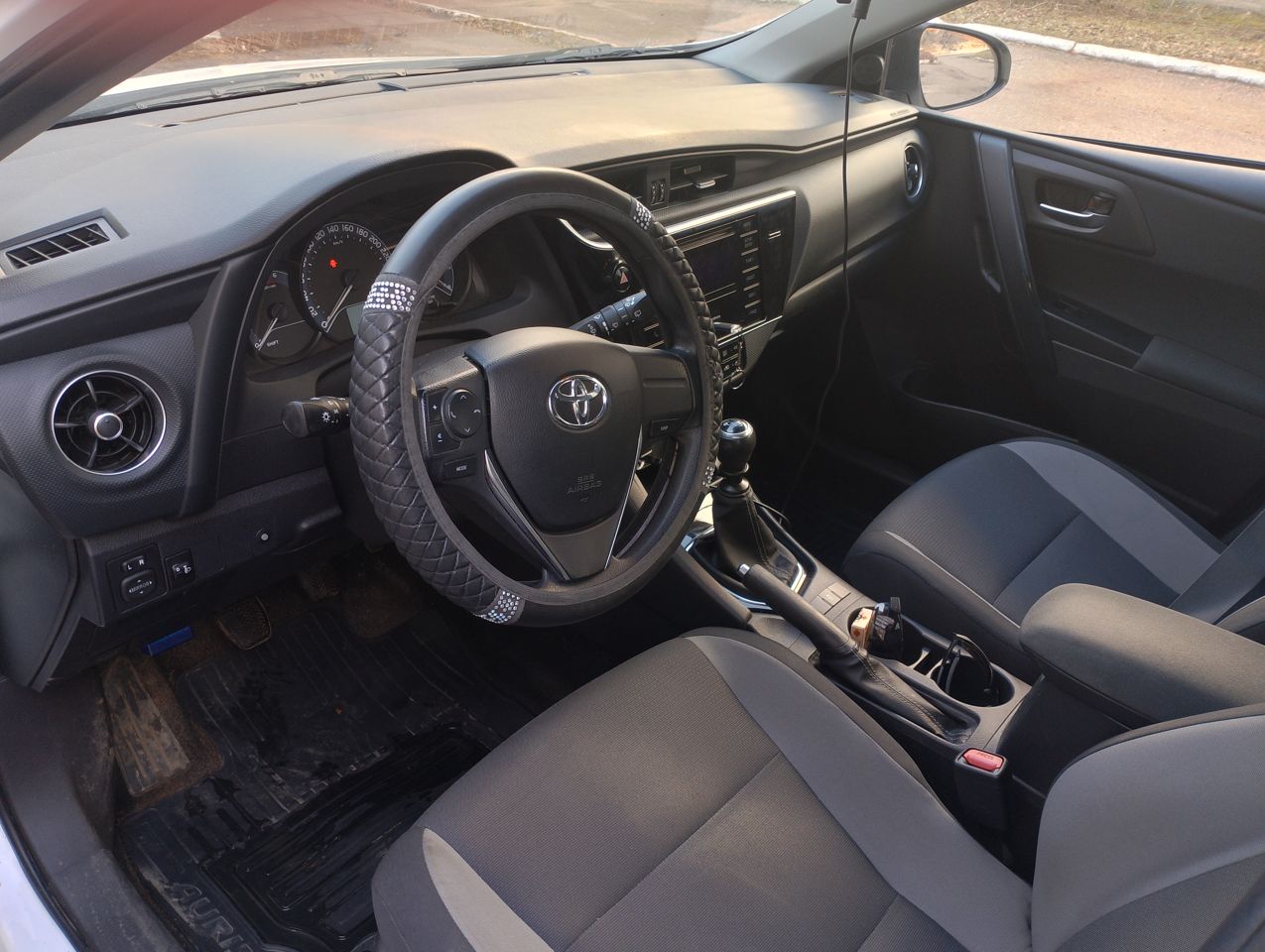 Toyota Auris: фото владельца