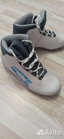 Лыжные ботинки