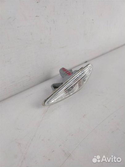 Повторитель на крыло правый белый мазда 6 (GH) 2