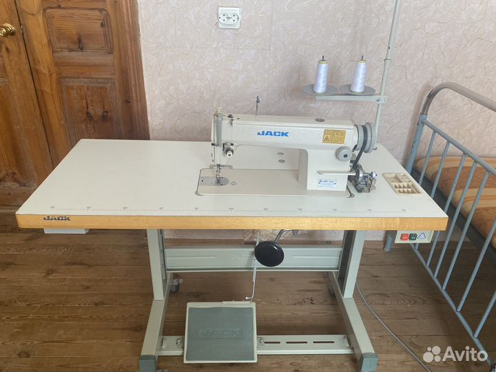 Продается швейная машина. В отличном состоянии