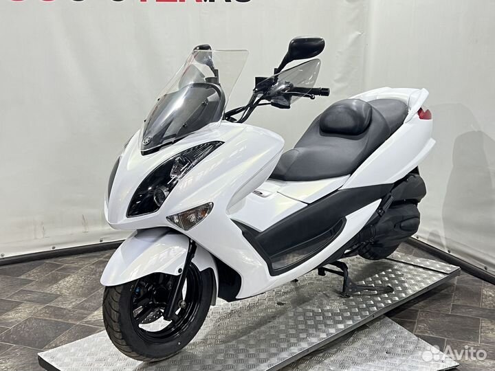 Максискутер Yamaha Majesty 250