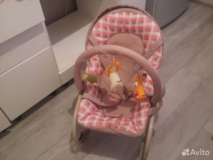 Шезлонг детский babyton