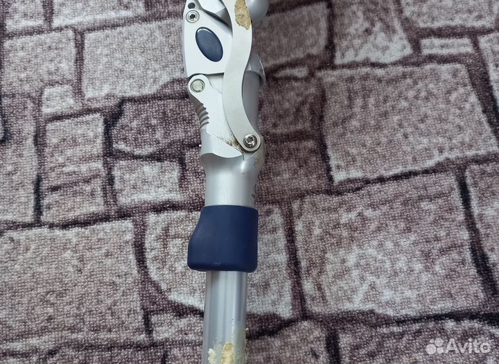 Протез бедра правый